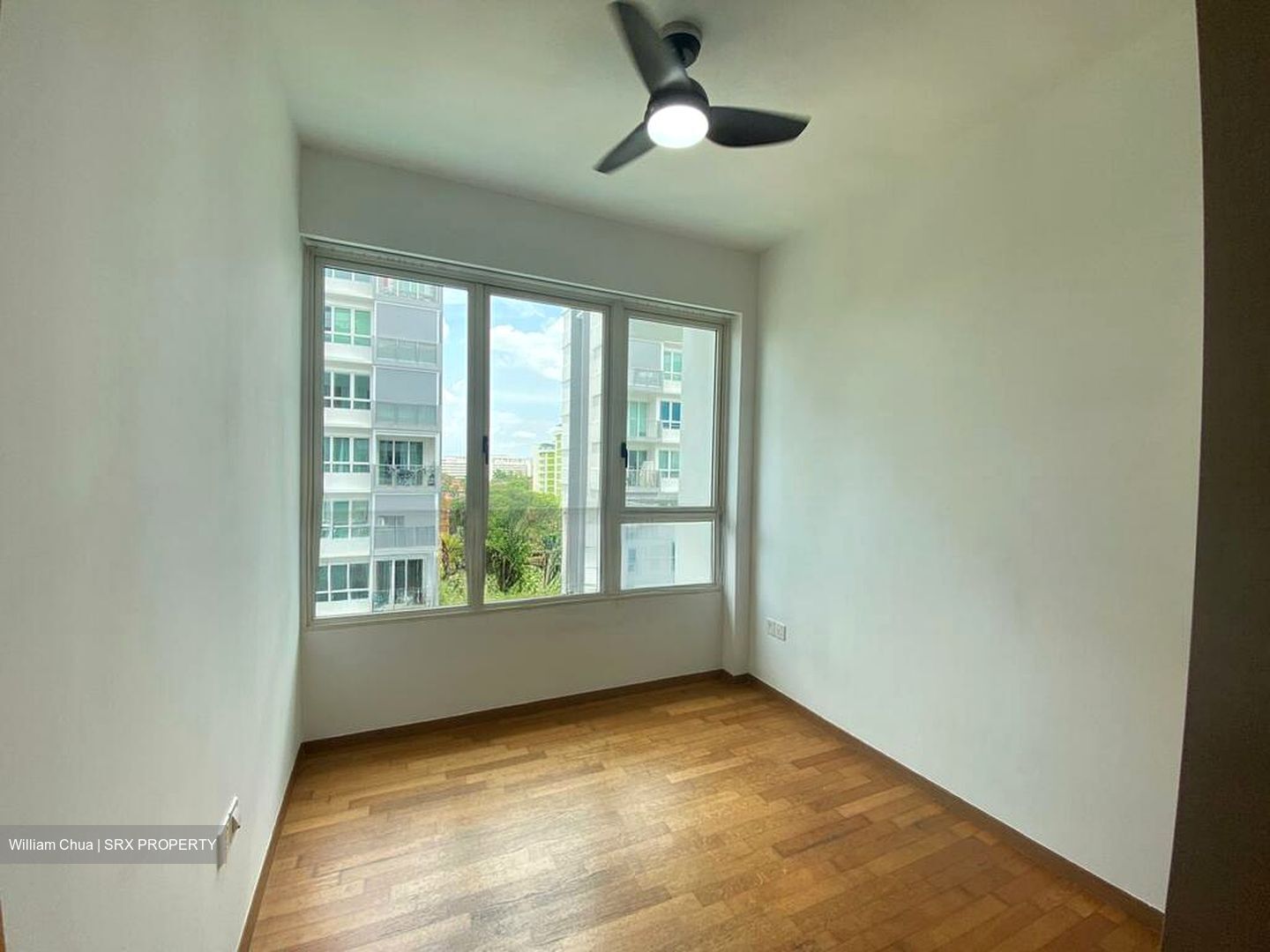 Vacanza @ East (D14), Condominium #498695031